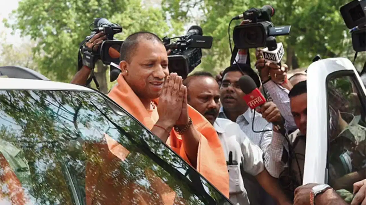 Yogi Cabinet Decisions: चुनाव से पहले योगी सरकार का बड़ा दांव, दो नए एक्सप्रेसवे और छात्राओं को स्कूटी समेत 16 प्रस्ताव मंजूर