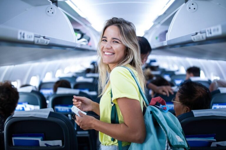 First Time Air Travel Tips: पहली बार फ्लाइट से कर रहे हैं सफर? एयरपोर्ट पहुंचने से बोर्डिंग तक इन जरूरी बातों का रखें ध्यान