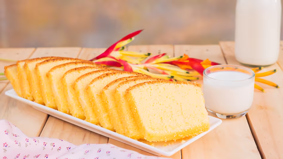 Milk Cake Recipe: हलवाई की दुकान जैसा मिल्क केक खाना है? घर पर ऐसे करें तैयार