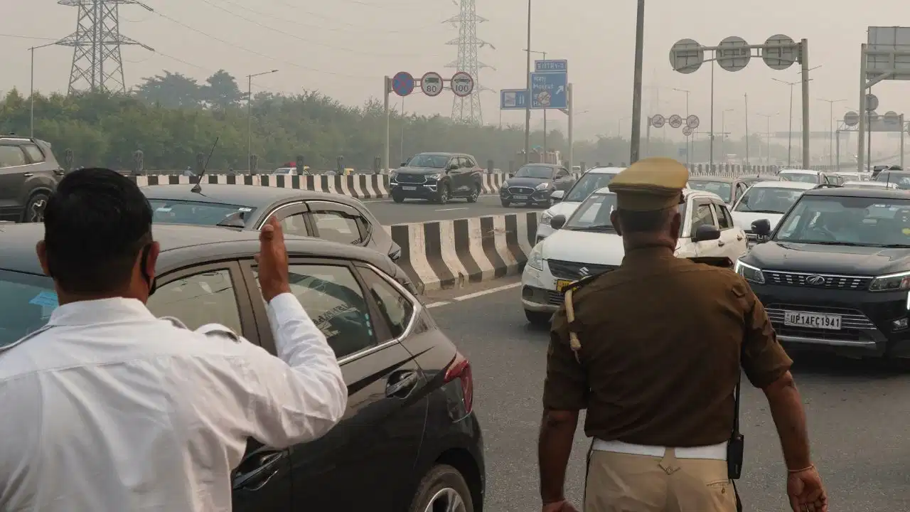 दिल्ली ट्रैफिक अलर्ट: सेंट्रल दिल्ली में जाम की आशंका, इन रास्तों पर निकलने से पहले पढ़ें पुलिस की एडवाइजरी