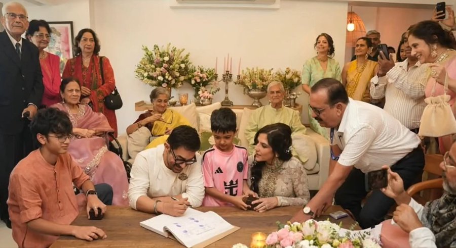 Aamir Khan Wedding: ना निकाह, ना सात फेरे, बच्चों की मौजूदगी में आमिर खान ने की तीसरी शादी, बेटी-दामाद समेत शामिल हुए करीबी मेहमान