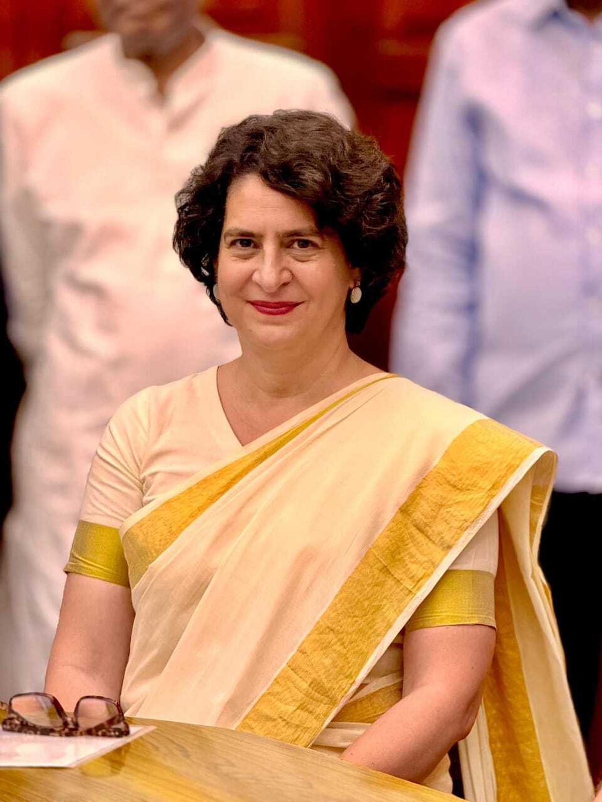 'तानाशाही नहीं चलेगी, सरकार को…' धर्मेंद्र प्रधान के इस्तीफे पर जानें क्या बोलीं प्रियंका गांधी?