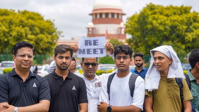 'ऐसे नहीं जाने दे सकते…' NEET पेपर लीक पर सुप्रीम कोर्ट सख्त, केंद्र सरकार से मांगा जवाब और एक्शन प्लान