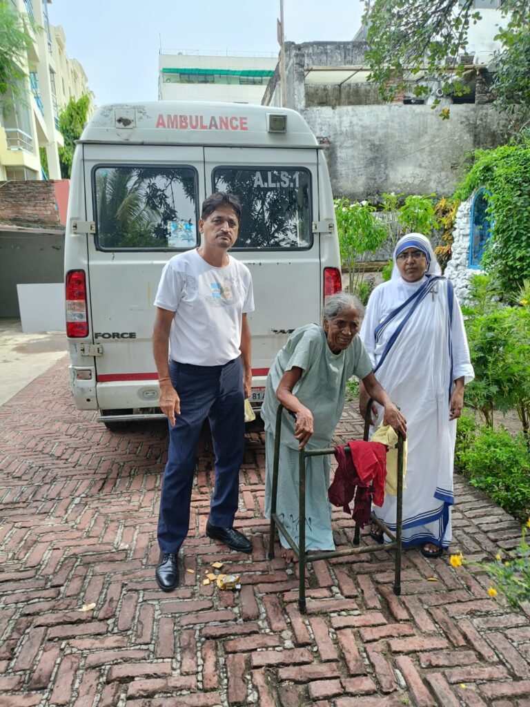 74 वर्षीय लावारिस नूरा मैसी को मिला सहारा, बजरंग सेवा के प्रयास से मिला सुरक्षित आश्रय