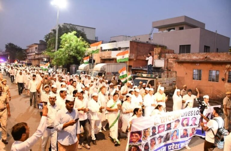 NEET विवाद पर जयपुर में कैंडल मार्च, शिक्षा मंत्री के इस्तीफे की मांग तेज