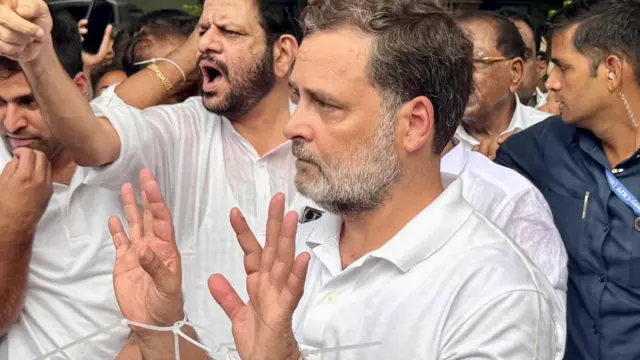 'मेट्रो बंद करो, रास्ते बंद करो और…' राहुल गांधी ने केंद्र सरकार पर कसा तंज, पीएम मोदी को लेकर क्या कहा?