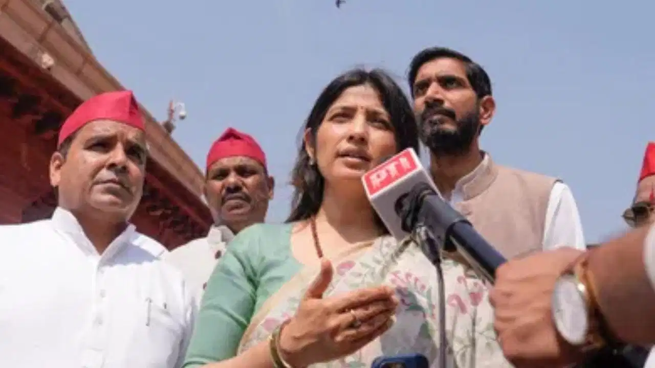 "सरकार का रवैया अड़ियल, हम छात्रों के साथ खड़े…" संसद से जंतर-मंतर तक SP सांसद डिंपल यादव