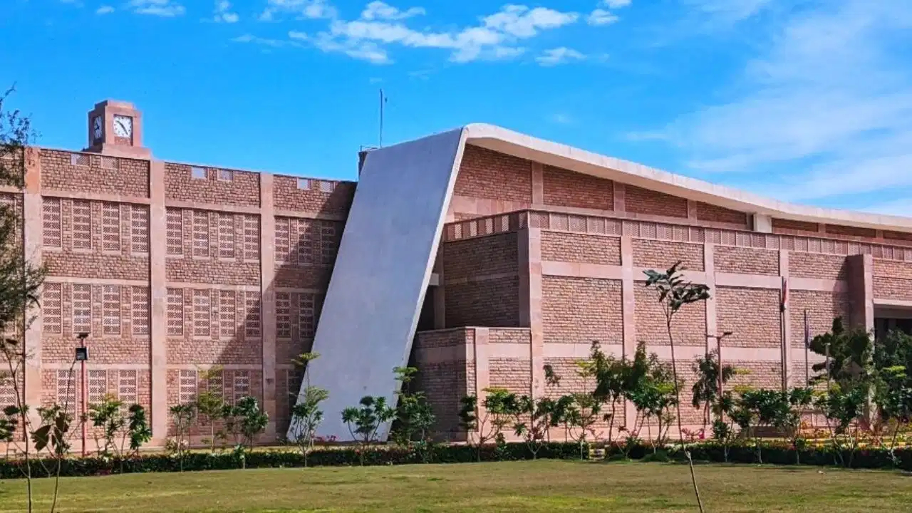 IIT Jodhpur का बड़ा फैसला! ड्रोन और स्पेसक्राफ्ट इंजीनियरिंग में शुरू हुआ नया BTech कोर्स, जानें एडमिशन प्रक्रिया