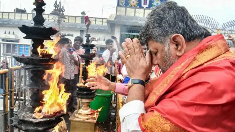 तिरुपति मंदिर की 400 साल पुरानी परंपरा में बदलाव, अब कर्नाटक के मंत्री और विधायक भी पहली आरती में हो सकेंगे शामिल