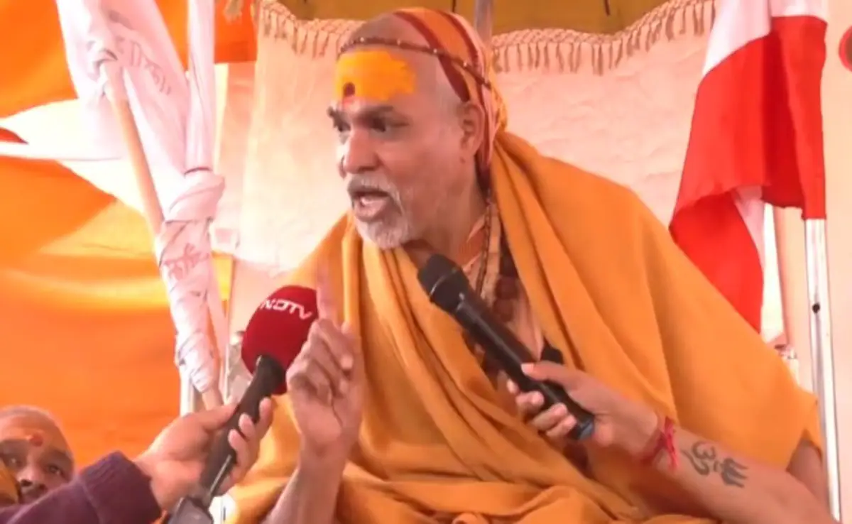 'गाड़ी में सपा का झंडा लगा लें…', शंकराचार्य अविमुक्तेश्वरानंद को योगी के मंत्री की सलाह