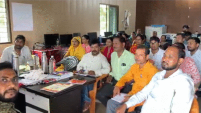 सिद्धार्थनगर: बीआरसी लोटन में एफएलएन प्रशिक्षण के चौथे दिन हिंदी /गणित शिक्षक संदर्शिका की संरचना तथा प्रगति प्रत्रक शिक्षण आदि पर हुआ मंथन