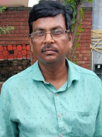 राजकीय आश्रम पद्धति विद्यालयों में कुल 2.66 करोड़ रूपये के गबन के मामले में फरार मुख्य अभियुक्त तत्कालीन प्रधानाचार्य को ई.ओ.डब्ल्यू. (E.O.W.) टीम द्वारा किया गया गिरफ्तार।