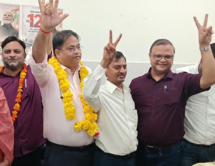 डॉ. जितेंद्र श्रीवास्तव बने प्रांतीय चिकित्सा सेवा संघ के जिलाध्यक्ष हरदोई में हुए चुनाव में 110 में से 72 मत पाकर दर्ज की शानदार जीत शाहाबाद जिला हरदोई से रिपोर्टिंग जगतपाल