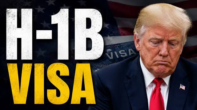 H-1B वीजा से फिर बढ़ेंगी भारतीयों की मुश्किलें? 1.03 लाख डॉलर फीस के प्रस्ताव से मचा हड़कंप, एक्सपर्ट ने उठाए सवाल