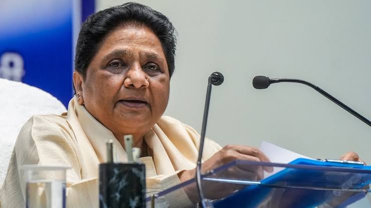 BJP के इस कदम से भड़कीं मायावती, समर्थकों को दी सतर्क रहने की सलाह