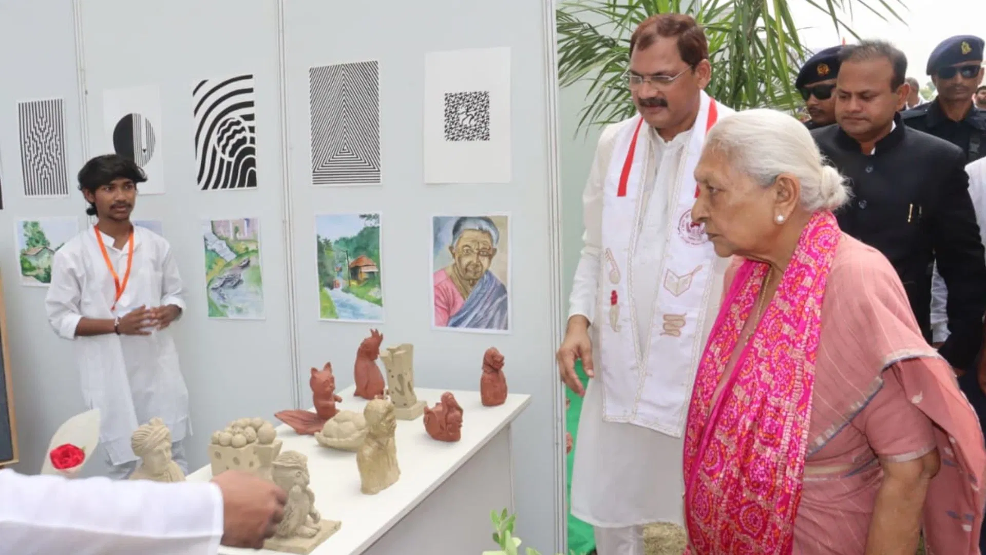 आजमगढ़ की सुहेलदेव यूनिवर्सिटी पहुंचीं राज्यपाल आनंदीबेन पटेल, युवाओं को दी यह खास सलाह
