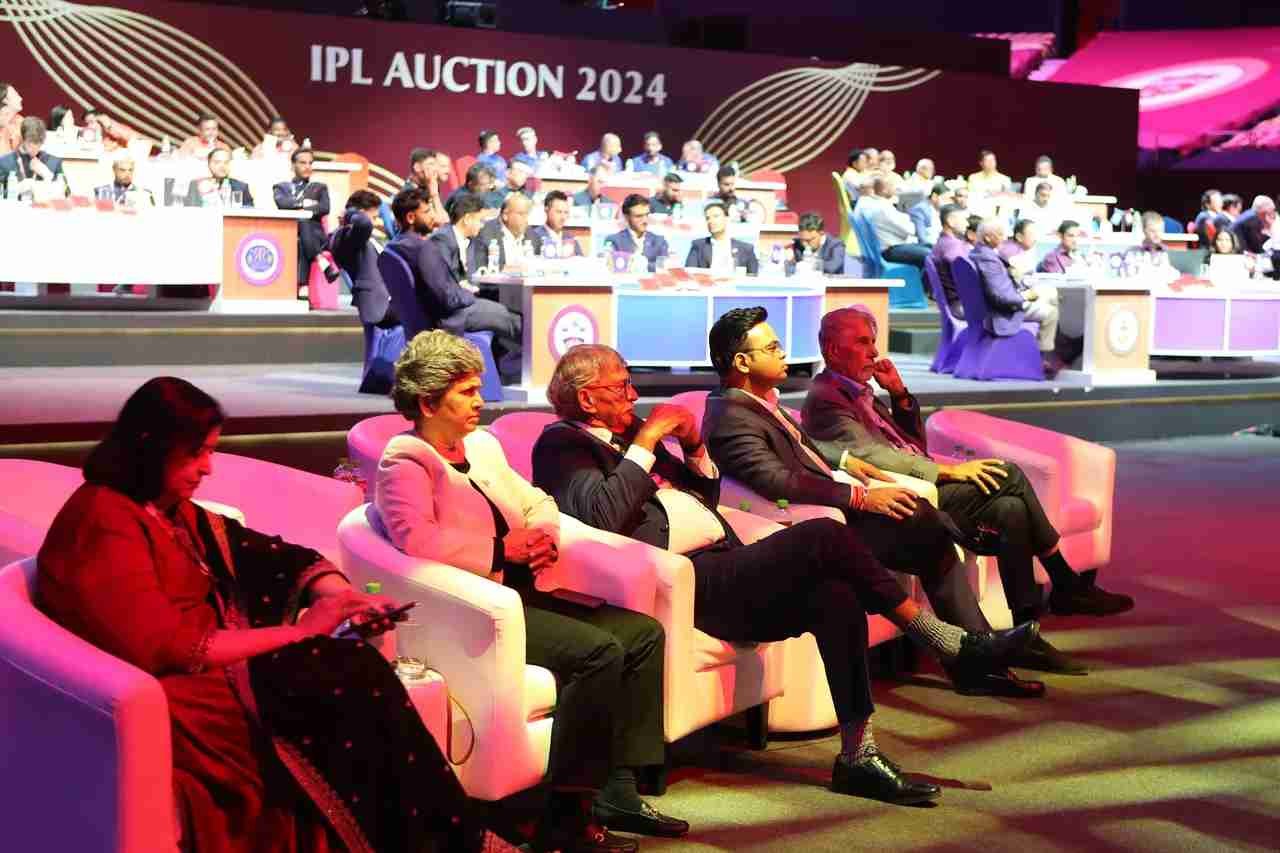 IPL 2027 ऑक्शन की भारत में होगी वापसी? फ्रेंचाइजियों की मांग पर BCCI कर रहा तैयारी