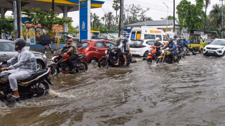 उत्तराखंड-UP में भारी बारिश का अलर्ट, दिल्ली में भी अगले 3 दिन बदला रहेगा मौसम