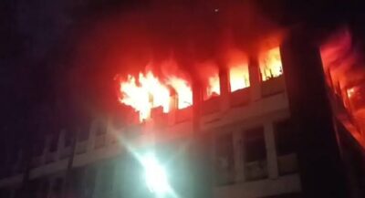 जमशेदपुर की LIC बिल्डिंग में आधी रात लगी भीषण आग, चौथी मंजिल से उठी लपटें