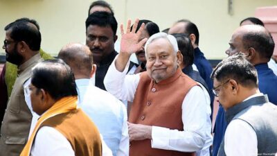 बिहार से जाने वाली है NDA सरकार? नीतीश के करीबी का बड़ा दावा