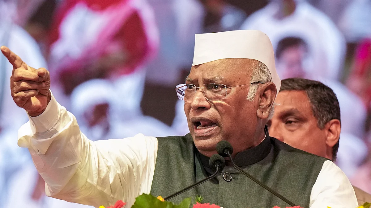 ‘राहत देने की बजाय मोदी सरकार…’, UPI पर टैक्स को लेकर खरगे का केंद्र पर बड़ा हमला