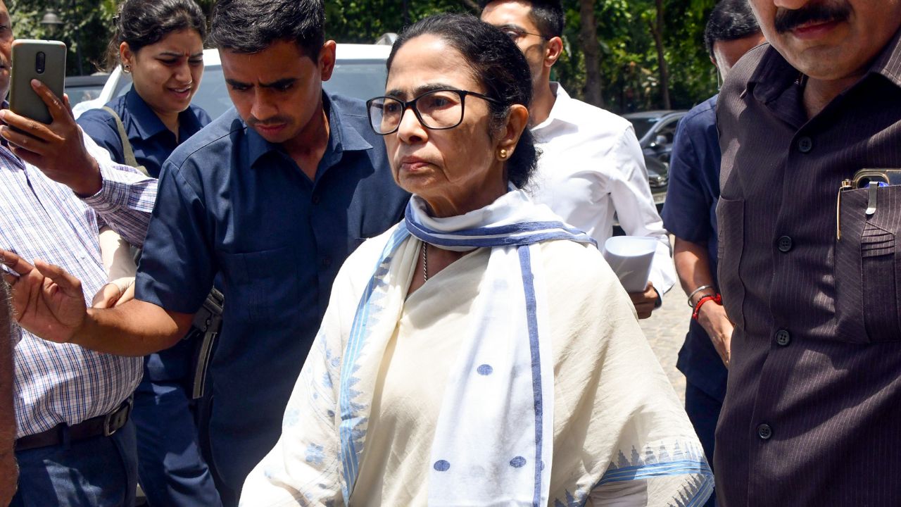 पूर्व TMC विधायक अजीत माईती गिरफ्तार, पार्टी पद दिलाने के नाम पर पैसे लेने का आरोप